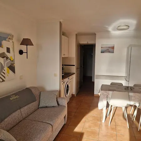Apartment 2 Pieces Avec Piscine Et Parking - Fr-1-504-663